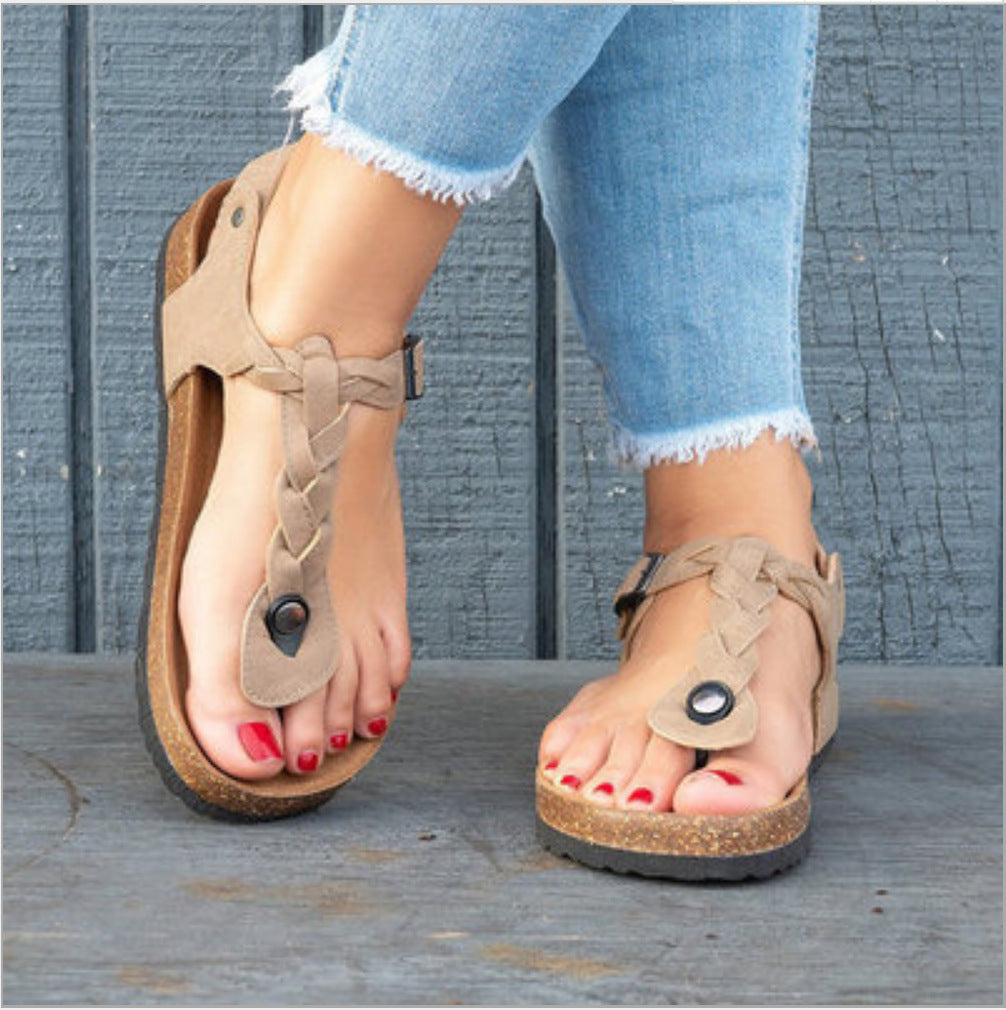 Minimalist Flat Flip-flops