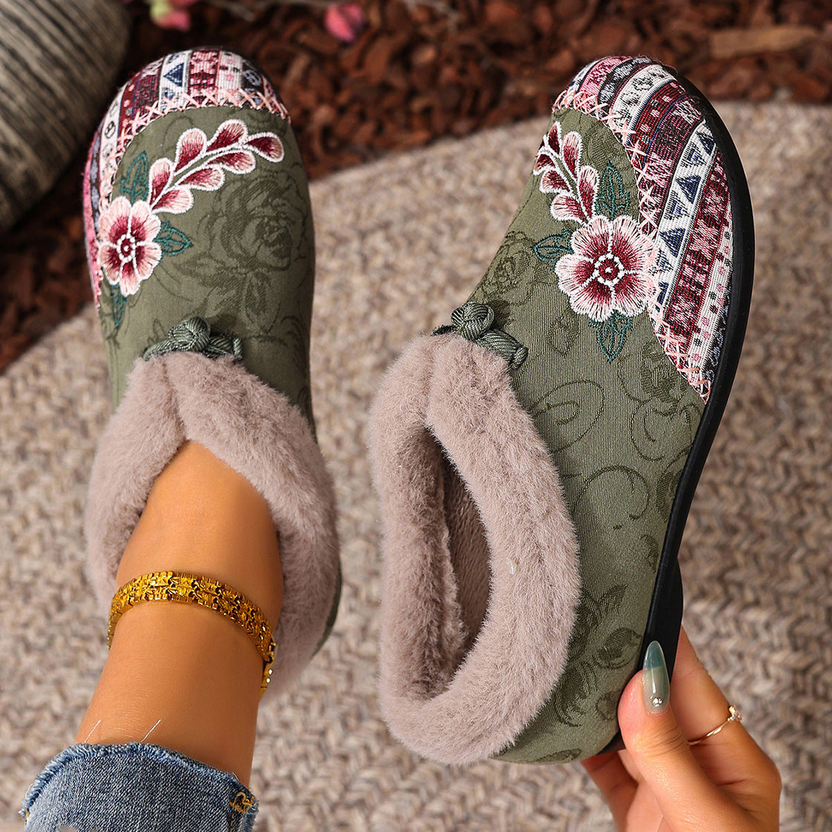Embroidered Fleece-Lined Winter Flats for Women - Green