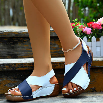 Thick wedge platform and textured outsole detail