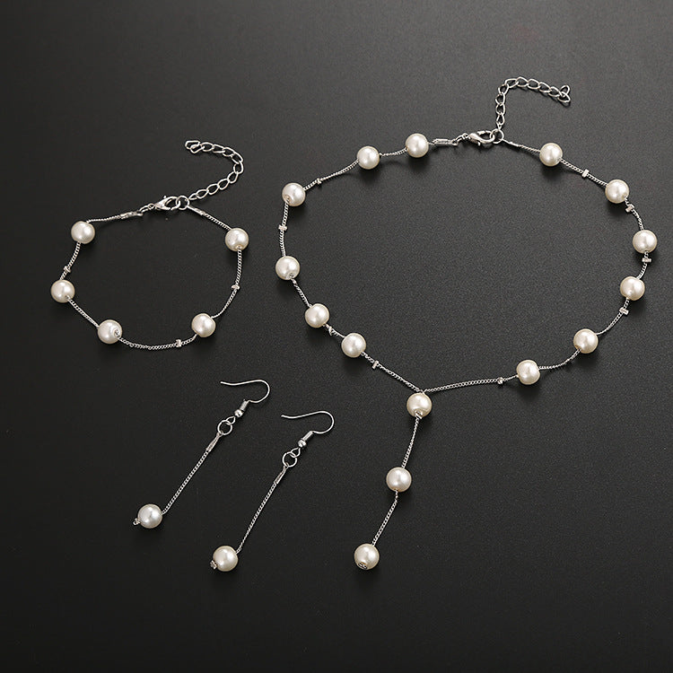 Pearl earrings detail