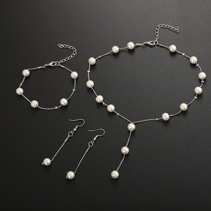 Pearl earrings detail