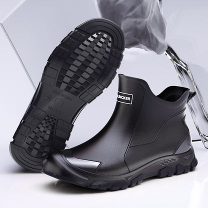 Side profile of the low-cut water shoe