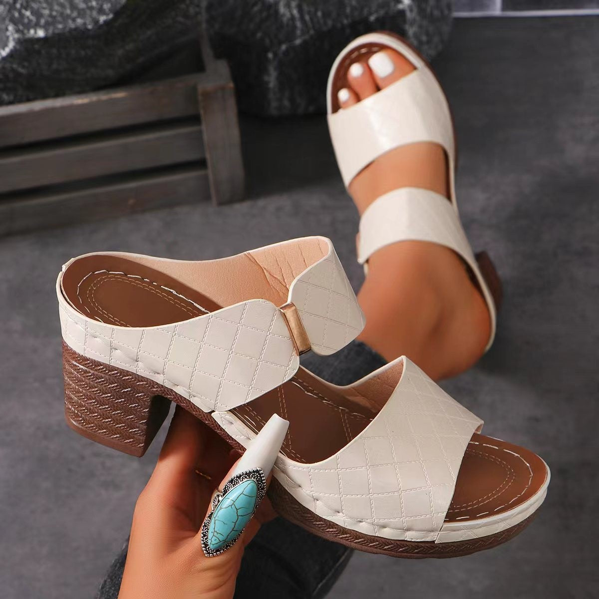 Chunky heel slide sandals alternate colour