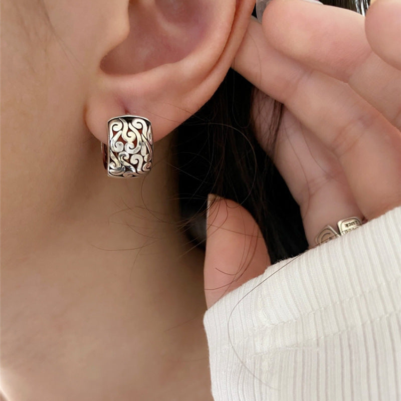 Cloud Motif Drop Earrings cut-out detail