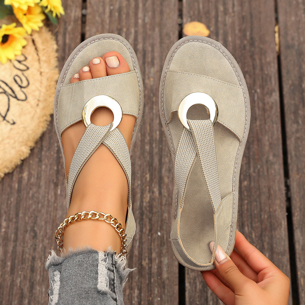 Breezy Wedge Sandals in Khaki